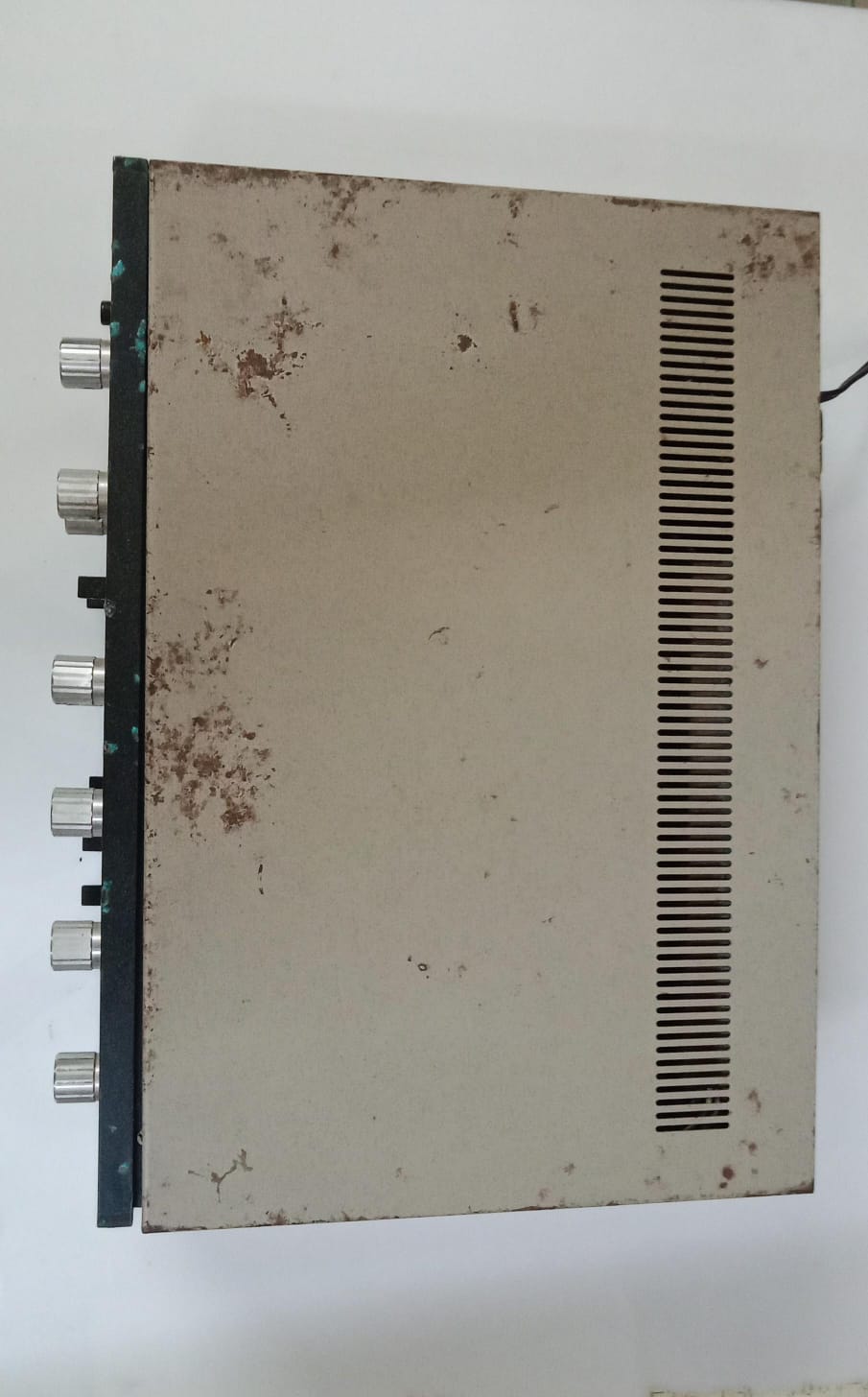 Sansui AU-555 Stereo Amplifier – Vintage Audiophile Classic