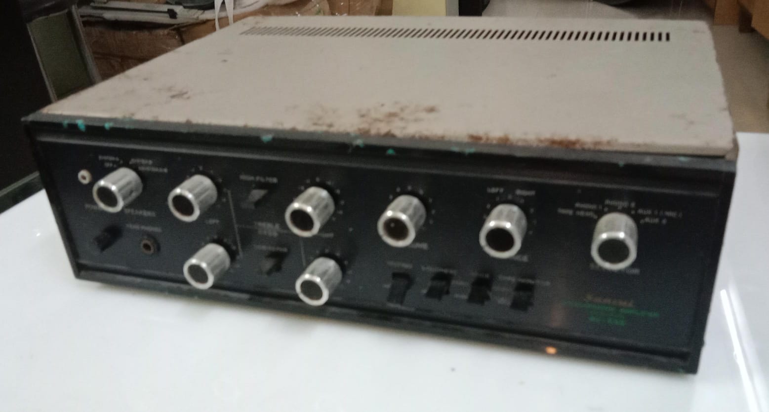 Sansui AU-555 Stereo Amplifier – Vintage Audiophile Classic