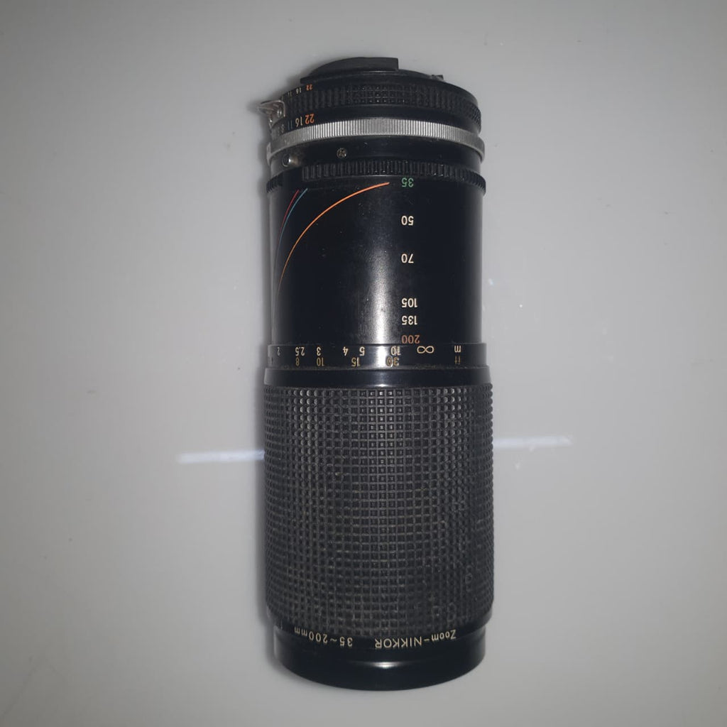 Nikon Zoom-NIKKOR 35-200mm f/3.5-4.5 AI-S Manual Focus Lens – Vintage Telephoto Zoom Lens