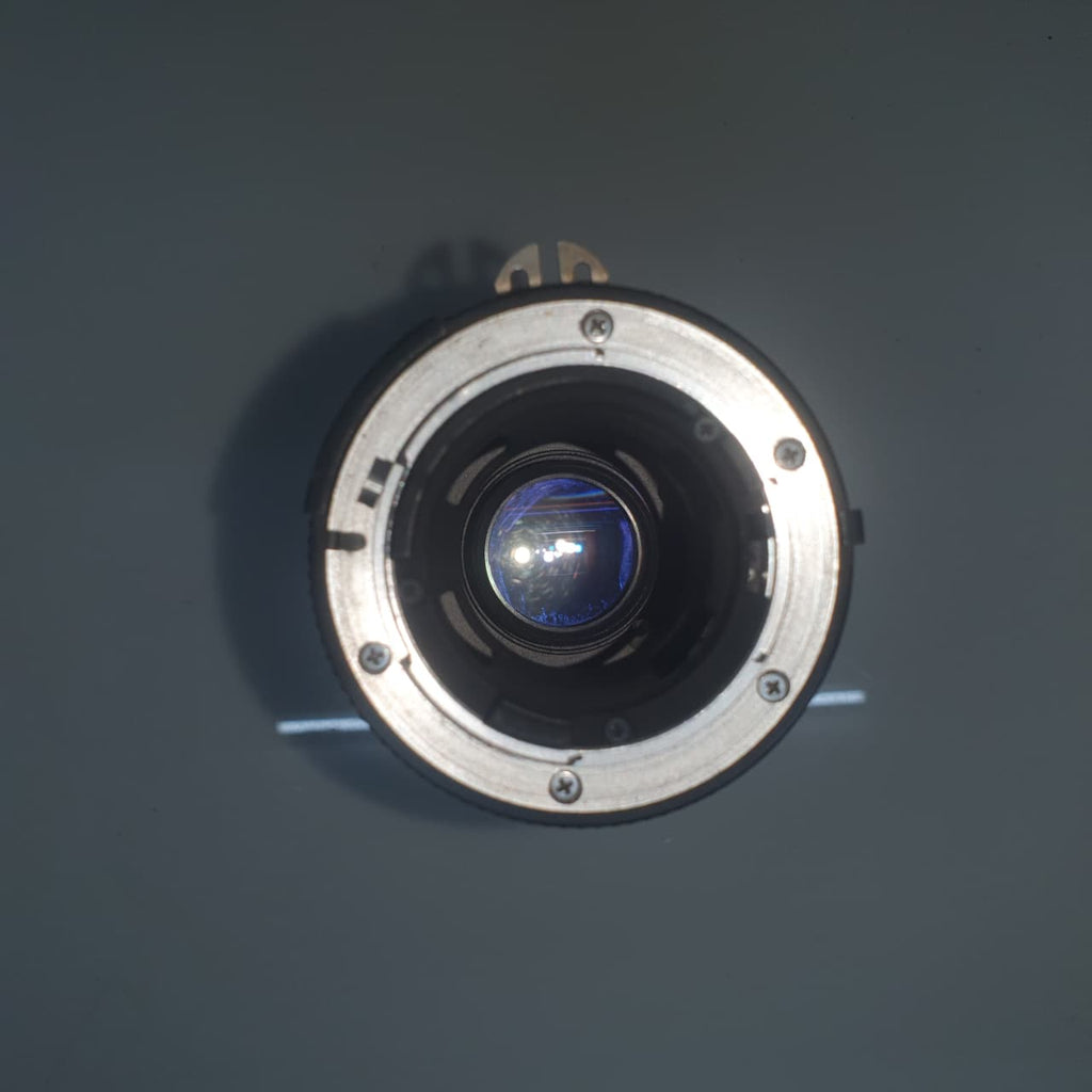Nikon Zoom-NIKKOR 35-200mm f/3.5-4.5 AI-S Manual Focus Lens – Vintage Telephoto Zoom Lens