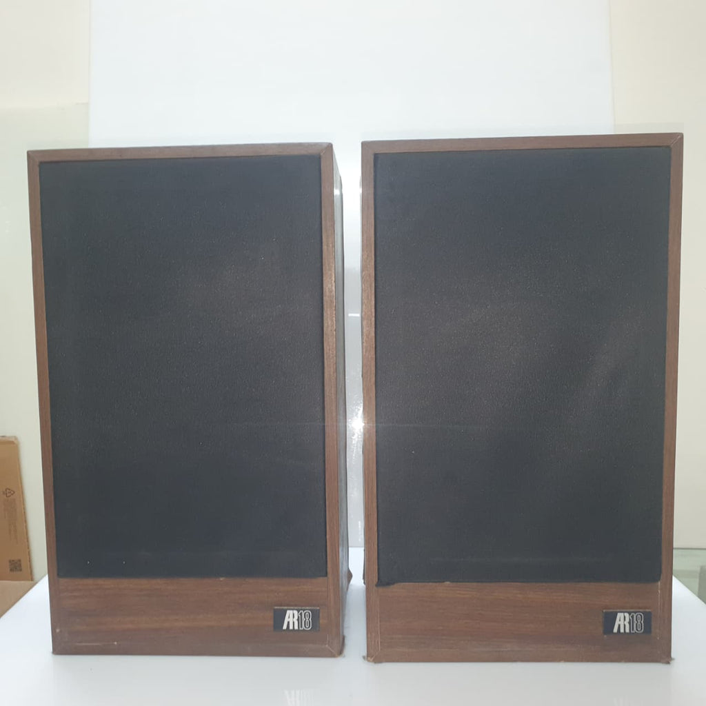 Pair of Vintage Teledyne Acoustic Research AR18 Bookshelf Speakers