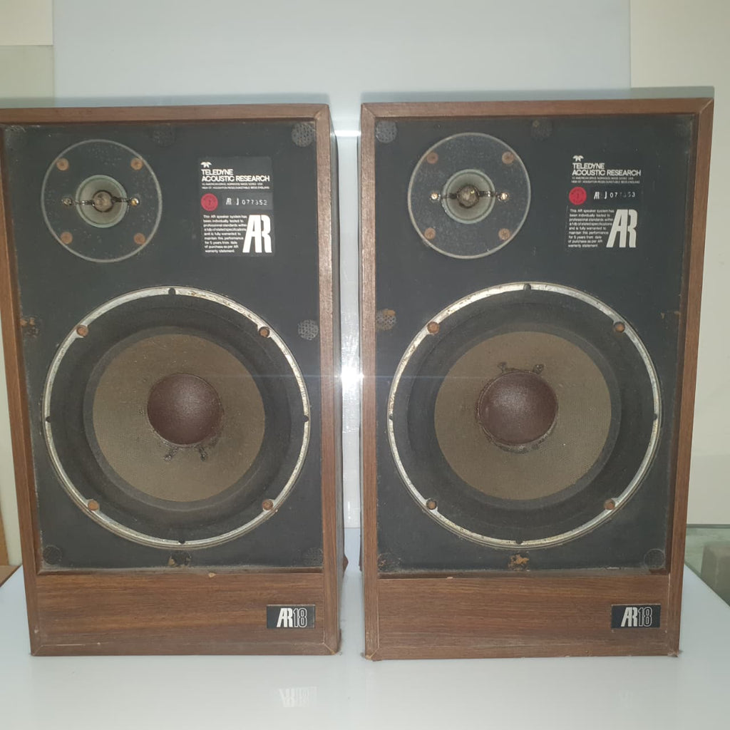 Pair of Vintage Teledyne Acoustic Research AR18 Bookshelf Speakers
