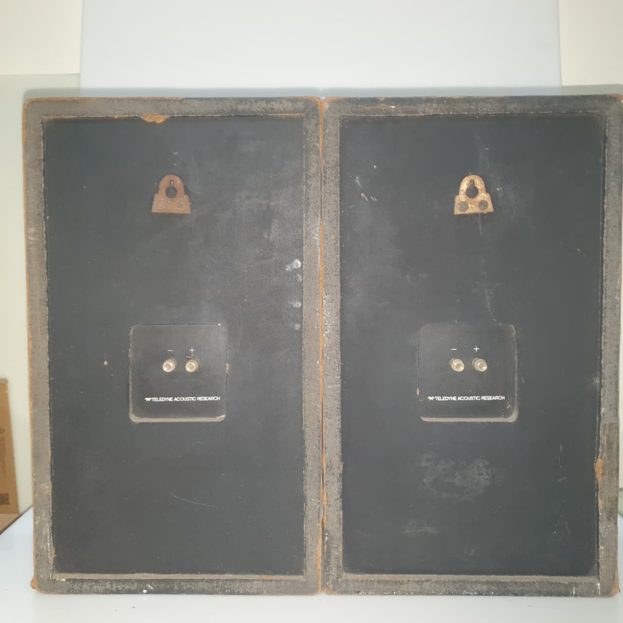 Pair of Vintage Teledyne Acoustic Research AR18 Bookshelf Speakers