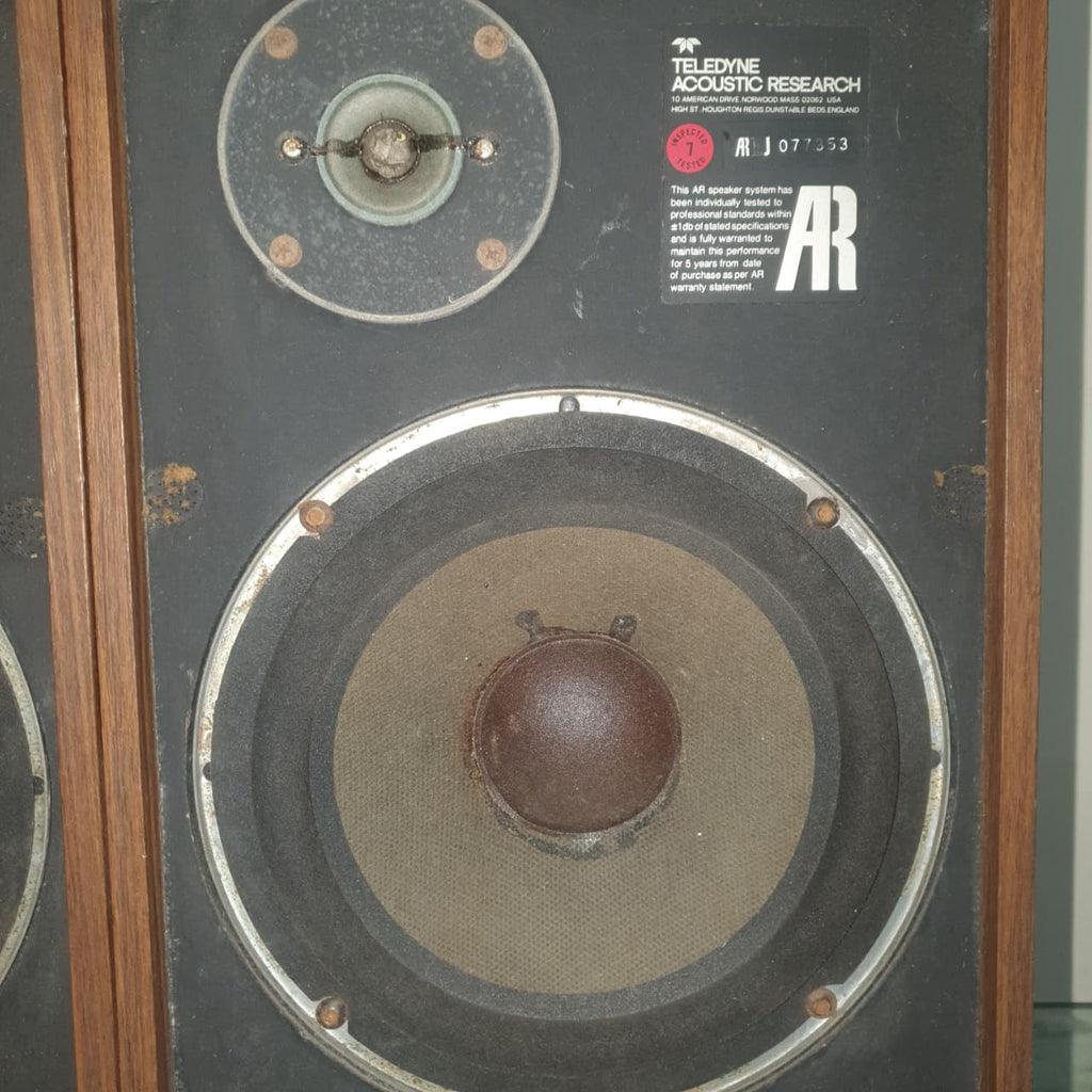 Pair of Vintage Teledyne Acoustic Research AR18 Bookshelf Speakers